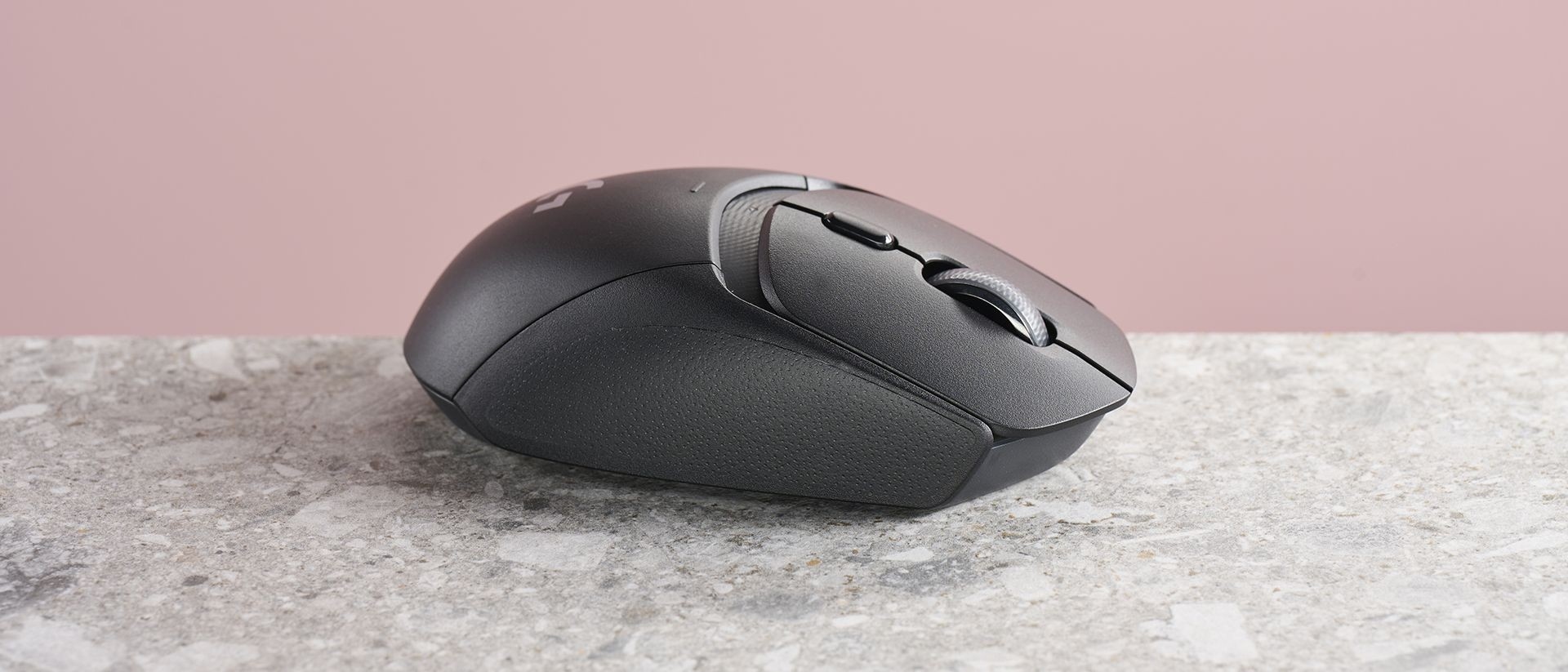 Compare a USB receiver with Bluetooth for a mouse: Choose between the G309's two wireless modes