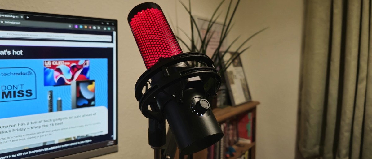 Connect and test a USB microphone: Connect a USB microphone with a clear recording pattern