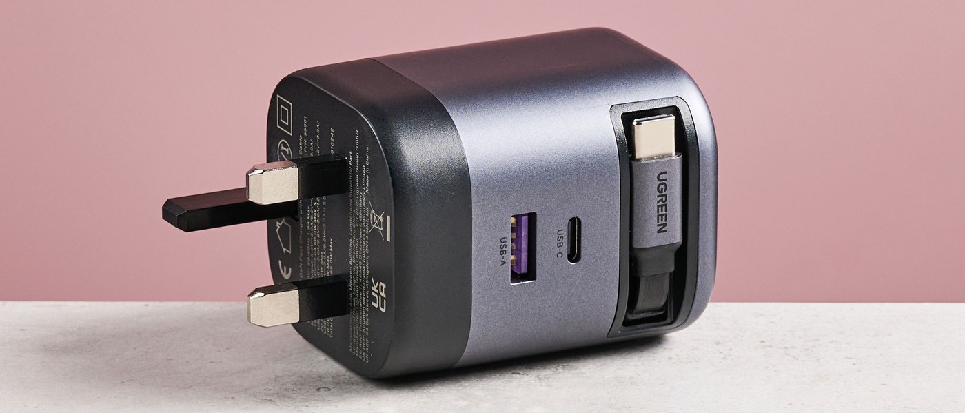 UGreen's Retractable Charger Lets Only the Needed Lead Length Out